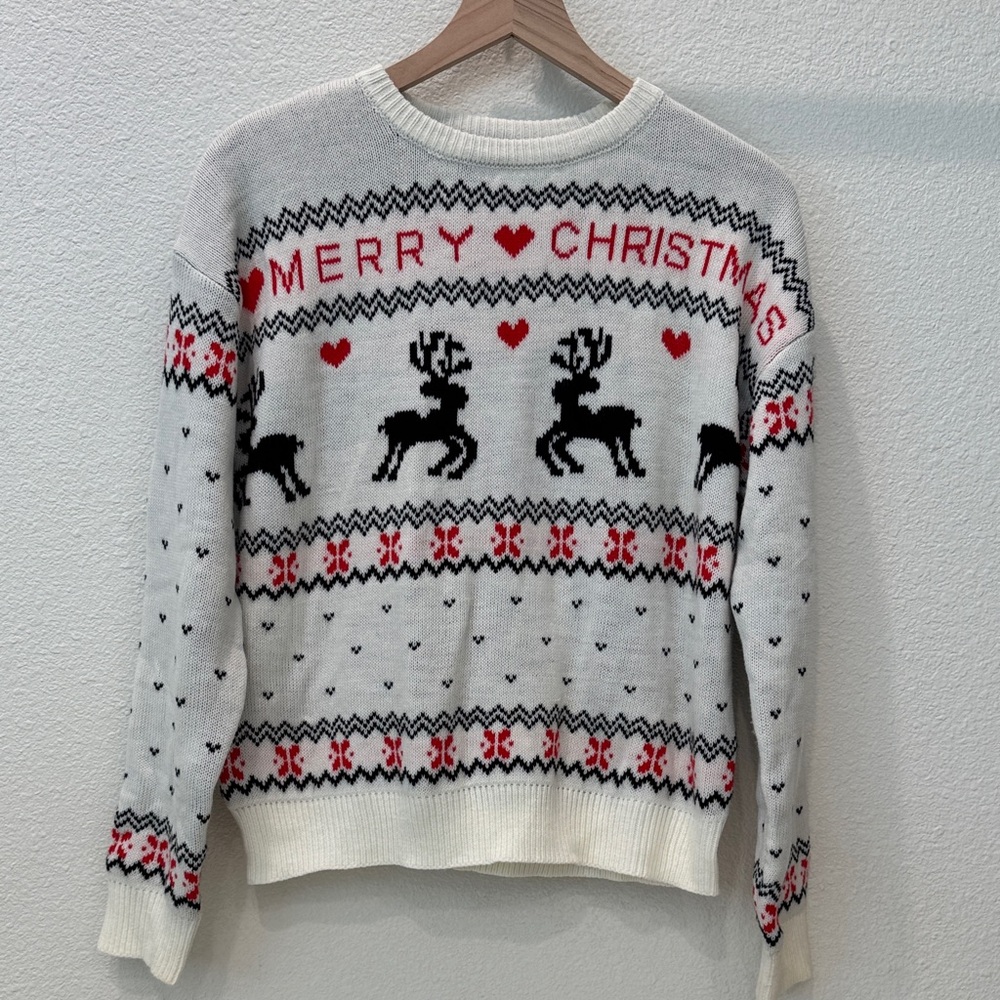 Simple Black and White Patterned Sweater